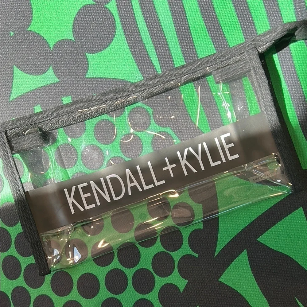 Kendall + Kylie Clear Cosmetic Bag zip travel bag airport safe new w/o tags